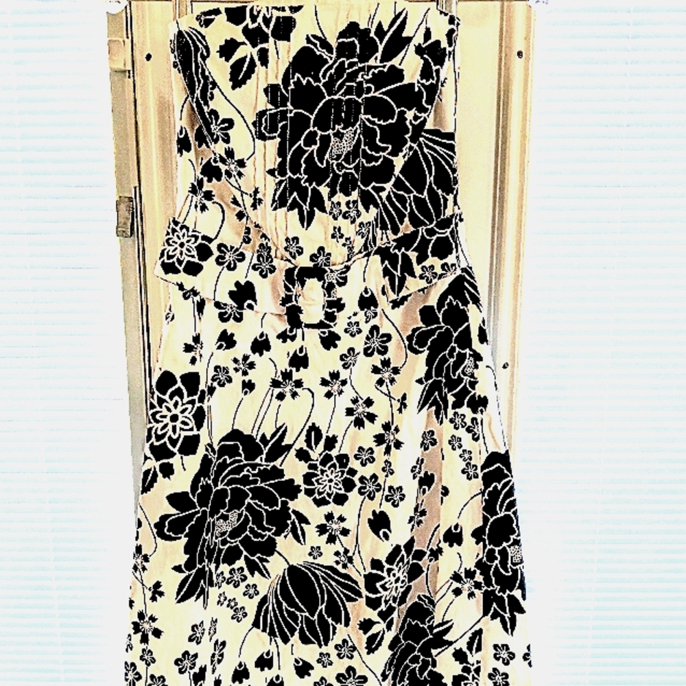 B. Smart Strapless Dress